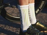 Шкарпетки Compressport Aero Socks - білий/салатовий - T4